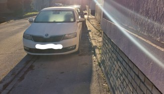 Parkiranje na trotoaru u Ulici Matije Korvina