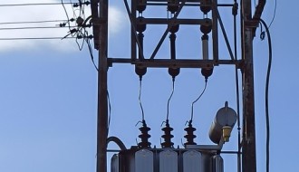 Opasna trafostanica na uglu Majsanskog puta i ulice Imrea Bera