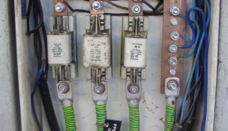 Otvoreni strujni ormar u Harambašićevoj