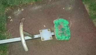 Dotrajalo igralište ni u čijoj nadležnosti