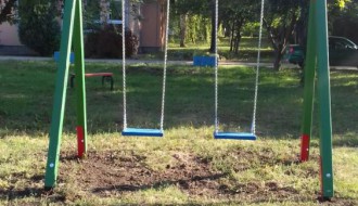 Dotrajalo igralište ni u čijoj nadležnosti