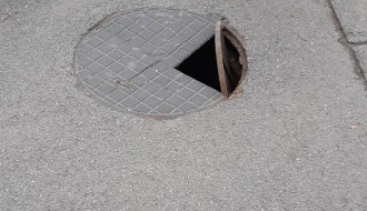 Polomljen šaht kod nekadašnjeg "Zvezda" bioskopa