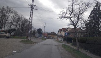 Uzak put i udarne rupe u delu Aleksandrova od raskrsnice Starine Novaka prema ulici Josipa Šokčića