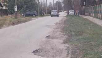 Uzak put i udarne rupe u delu Aleksandrova od raskrsnice Starine Novaka prema ulici Josipa Šokčića