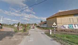 Velika rupa na pružnom prelazu - OPREZ!