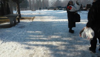 Led na pravoslavnom groblju