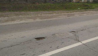 Udarne rupe u ulici Jovana Mikića