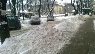 "Parkinzi" u gradu nakon snežne oluje