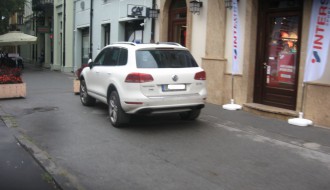 Parkiranje na trotoaru