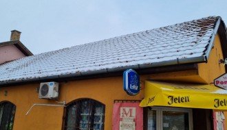 Pala grana na krov kuće (Ugao Kosovske i Vatroslava Lisinskog)