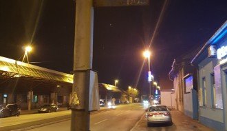 Neobeleženo autobusko stajalište preko puta glavne stanice