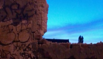 Opasne ruševine u Željeznickom naselju