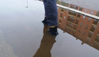 Trotoar i biciklistička staza ispred glavnog ulaza u Autobusku stanicu