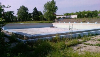 Uništavanje bazenskog kompleksa u Čantaviru