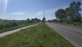 Korov, trava i drugo rastinje na biciklističkoj stazi kod bivše Zorke