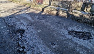 Rupe pored vrtića u ulici Antona Aškerca