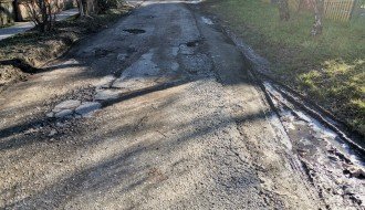 Rupe pored vrtića u ulici Antona Aškerca