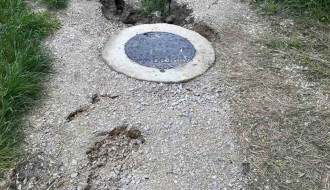 Zemlja oko šahte se "uronila", put jedva prohodan