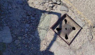 Rupe na putu u Pribojskoj ulici