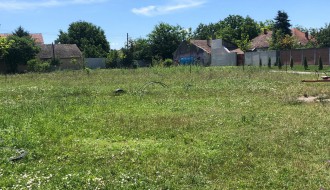 Zapušteno dečije igralište u Ulici Harangozo Vilmoša