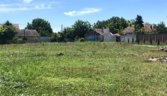 Zapušteno dečije igralište u Ulici Harangozo Vilmoša