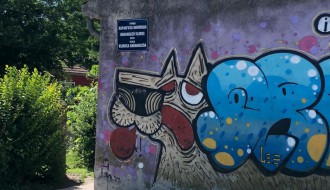 Zapušteno dečije igralište u Ulici Harangozo Vilmoša