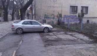 Nepropisno parkiranje u Harambašićevoj