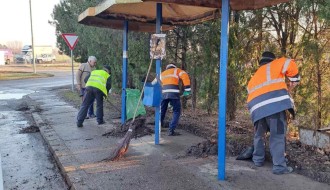 Čišćenje autobuskog stajališta u Starine Novaka