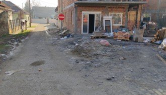 Otpad, nelegalna gradnja i nepoštovanje epidem. mera u Palmotićevoj