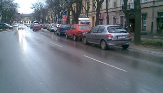 Nepropisno parkiranje u Štrosmajerovoj