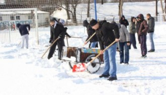 Bravo za spartakove "Marince" - akcija čišćenmaj snega na gradskom stadionu