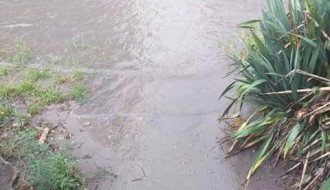 Brionska ulica poplavljena i puna rupa na drumu