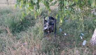 Dečje igralište u Malom Bajmoku zaraslo u travu