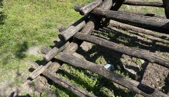 Igralište na Železničkom naselju opasno za decu