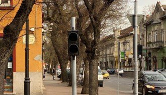 Ne radi semafor za pešake na raskrsnici ulica Matka Vukovića i Matije Gupca