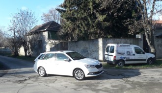 Nedostaje znak zabrane skretanja na kraju Ulice Ištvana Ivanjija