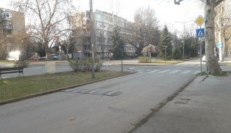 Zaobilaženje "ležećih policajaca" na Radijalcu