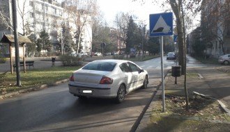 Zaobilaženje "ležećih policajaca" na Radijalcu