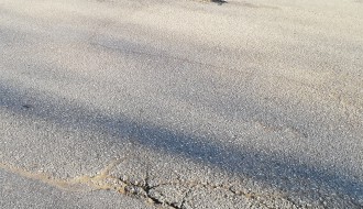 Oštećen kolovoz kod Blaškovog križa