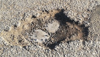 Oštećen kolovoz kod Blaškovog križa