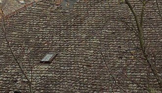 Loš krov u centru grada (ugао Vase Stajića i Đure Đakovića)