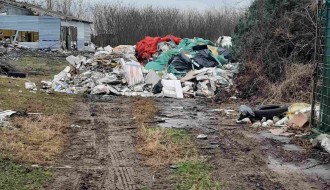 Deponija usred naseljene ulice (Ljermontova)