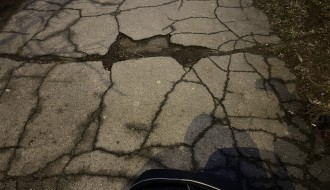 Rupe na stazama kod bazena na Prozivci