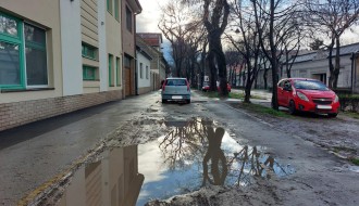 Nepropisno parkiranja vozila ispred vrtića "Vackor" (MZ "Bajnat")