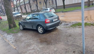 Nepropisno parkiranja vozila ispred vrtića "Vackor" (MZ "Bajnat")