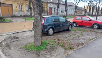 Nepropisno parkiranja vozila ispred vrtića "Vackor" (MZ "Bajnat")