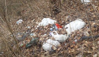 Svaki dan sve više smeća na ulicama u selu Gabrić