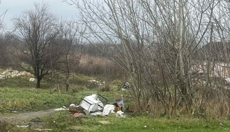 Divlje deponije niču na sve strane (ugao Verušićke i Kutuzove ulice)