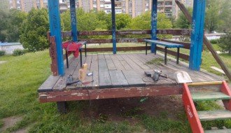 Dotrajao pod u kućici na brdu na Prozivci