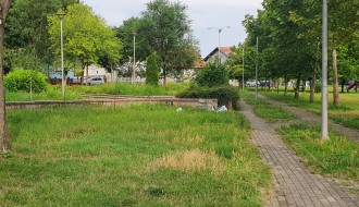 Zapušten Trg Paje Jovanovića u Aleksandrovu